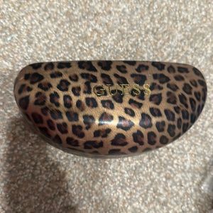 Cheetah Guess sunglass case, comes with cloth
